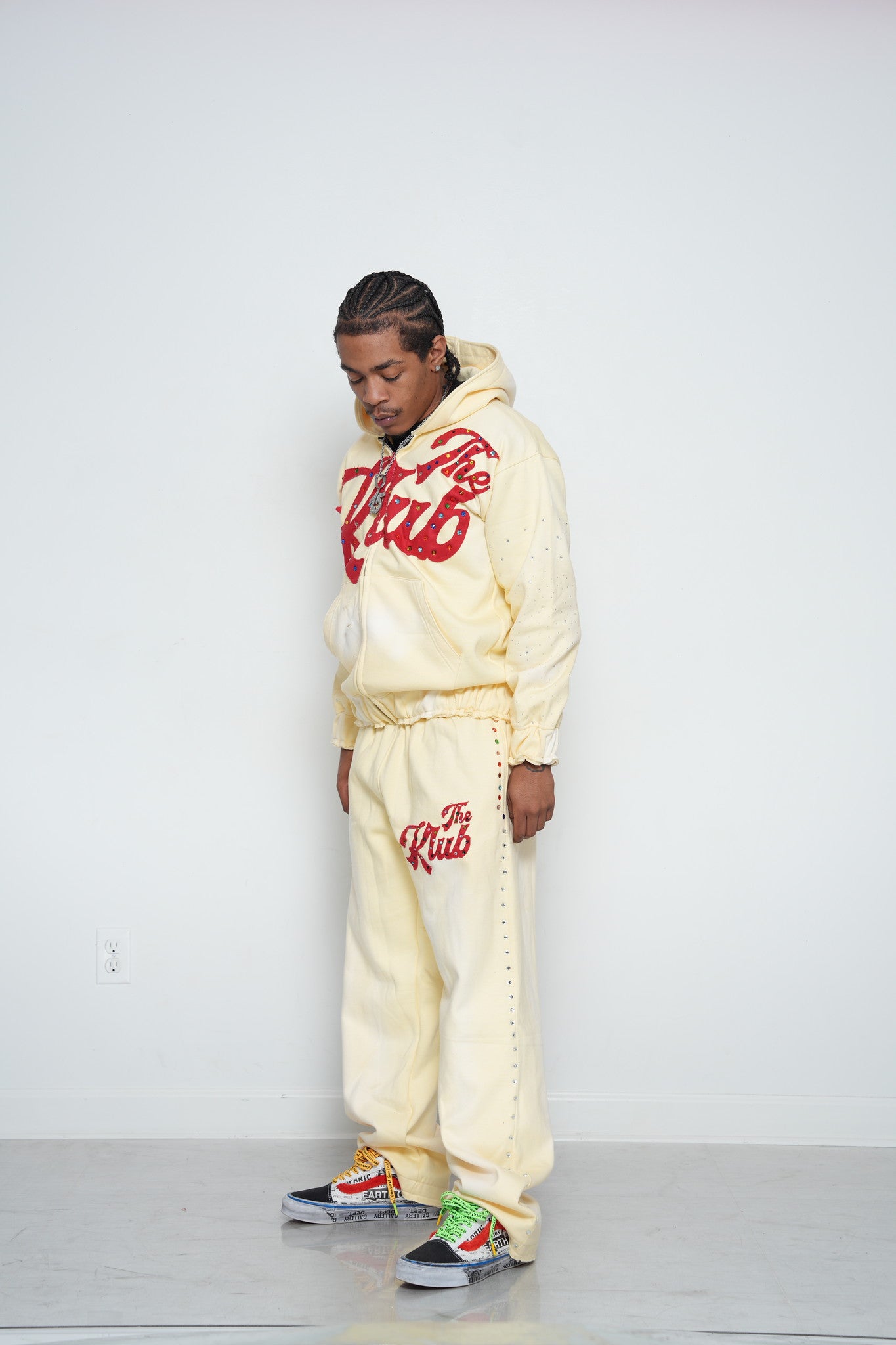 “The Klub” Rhinestone Sets “Cream”